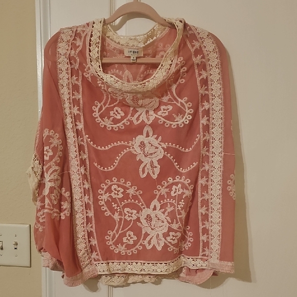 Umgee Pink Floral Lace Women's Blouse - Picture 4 of 4